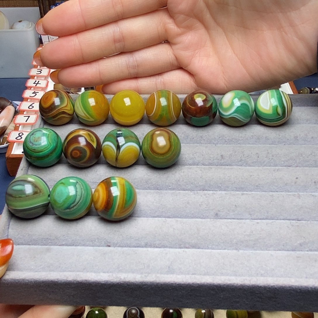 大***扬玛瑙/玉髓未镶嵌颈饰