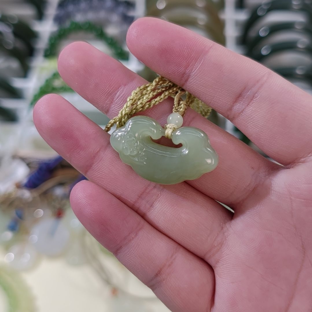 和田玉未镶嵌手链大号和田玉如意吊坠×1
