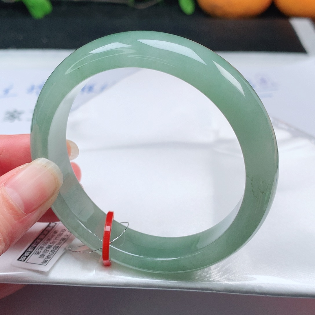 翡翠手镯未镶嵌58圈