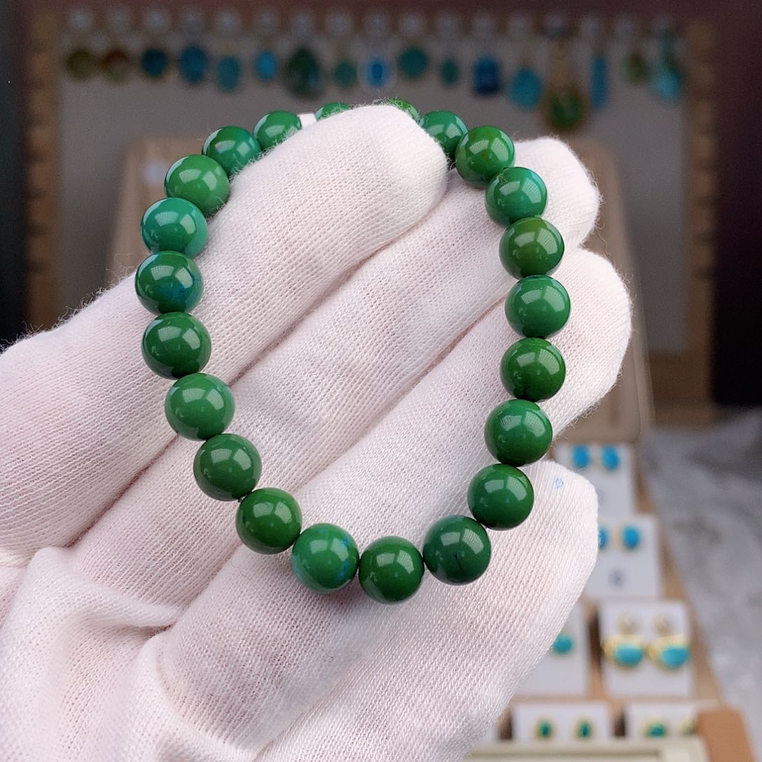 绿松石颈饰未镶嵌