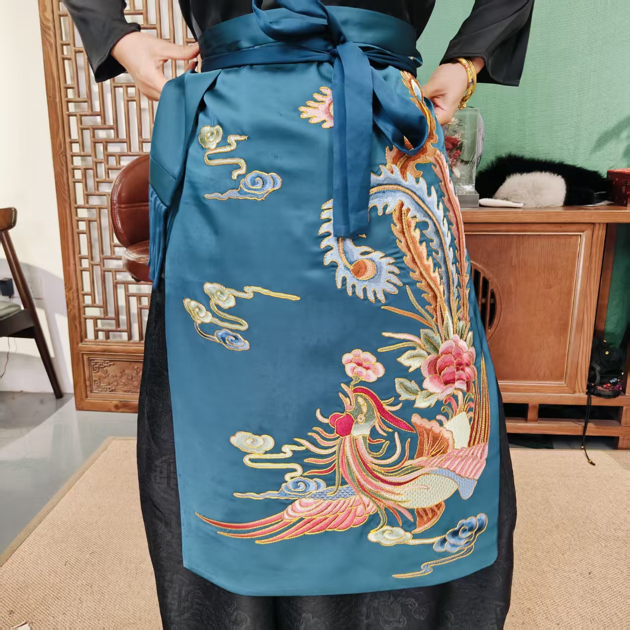 （LZ009-5）凤徕兮私人定制孔雀蓝色光板底盘金彩凤刺绣流苏腰封