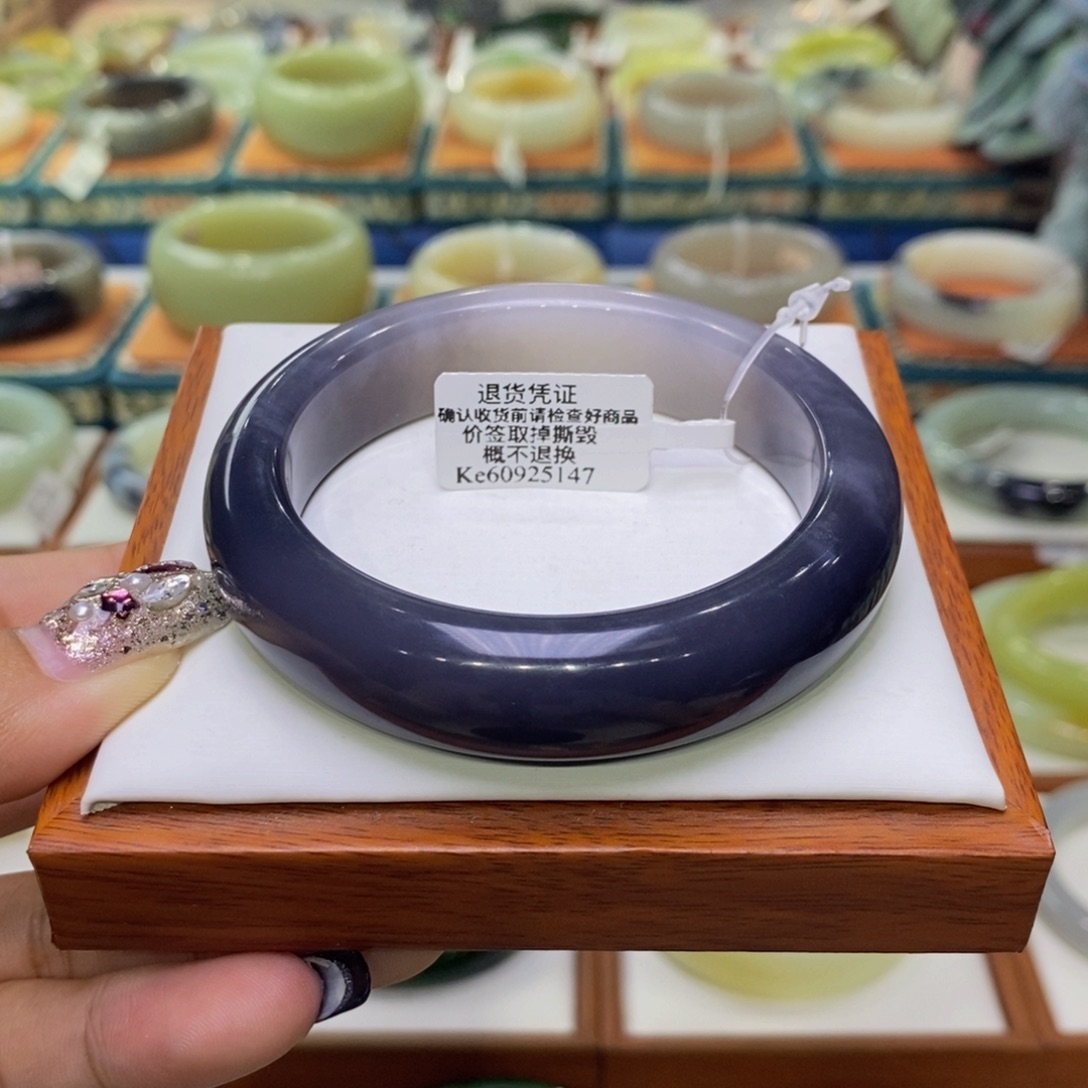 和田玉未镶嵌手镯和田玉帝王紫白57