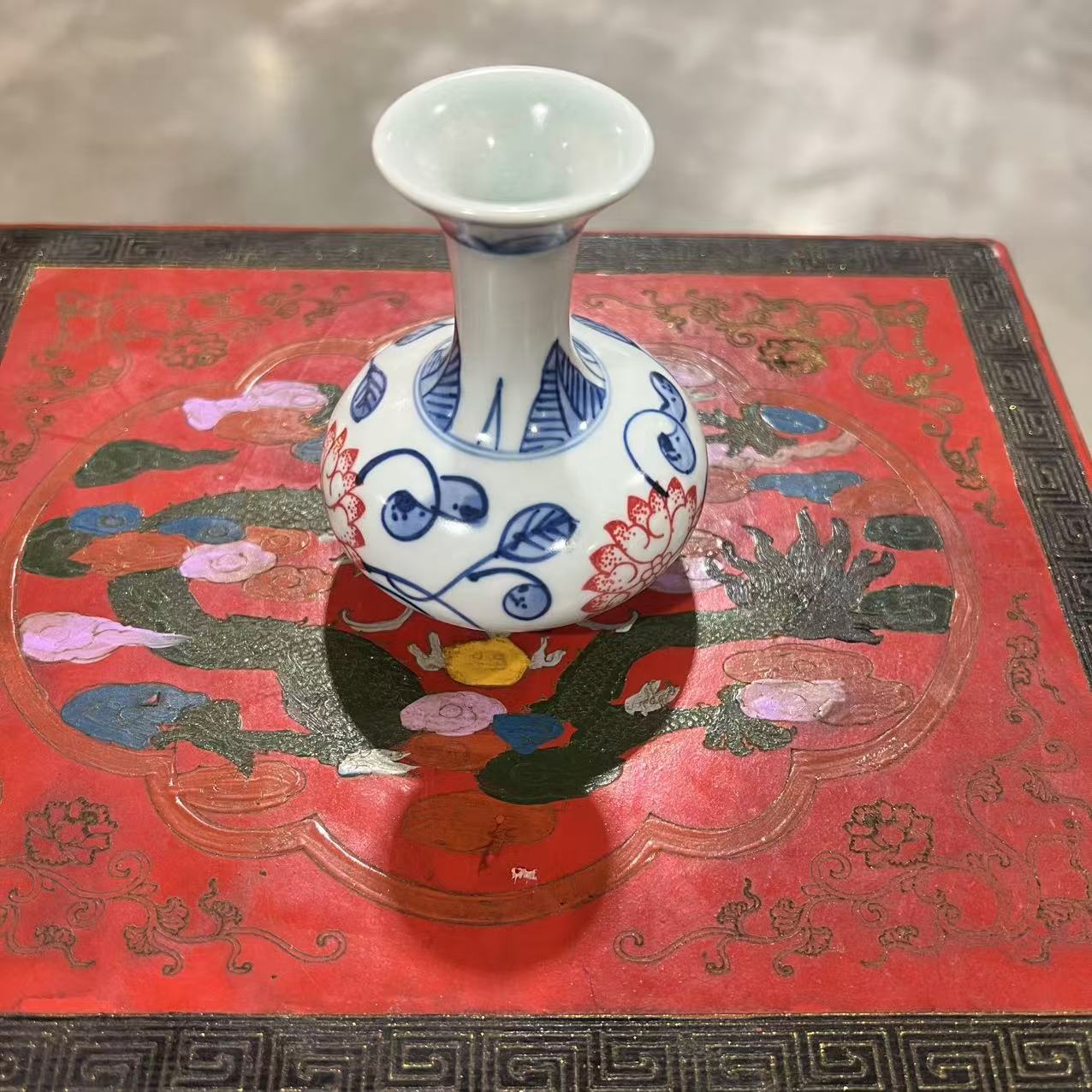 E541/YY  青花釉里红/赏瓶