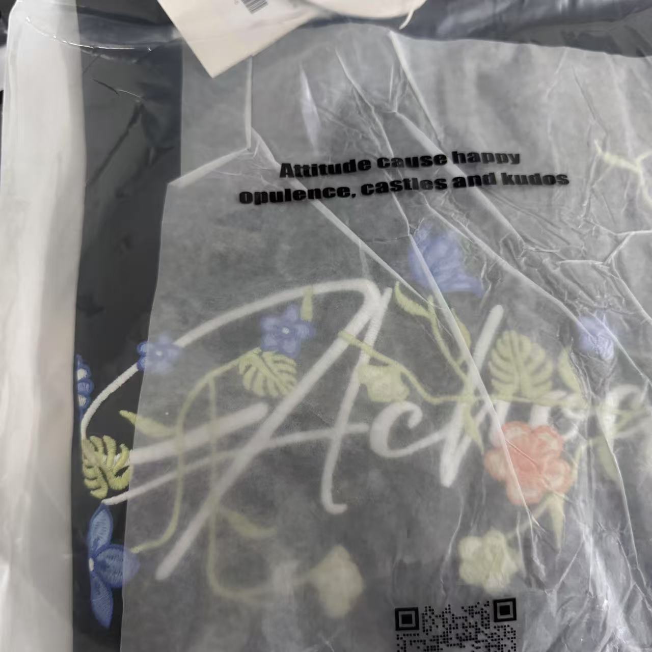 清清价重工刺绣短袖闭眼拍