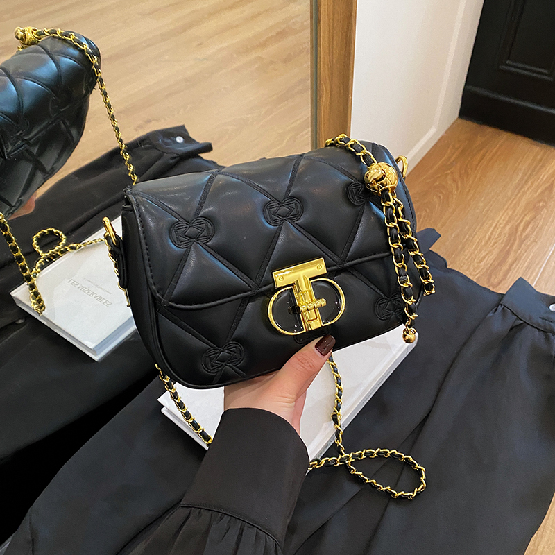 重工耐刮包盖单肩小香风斜挎包百搭洋气夏季菱格包时尚小方包