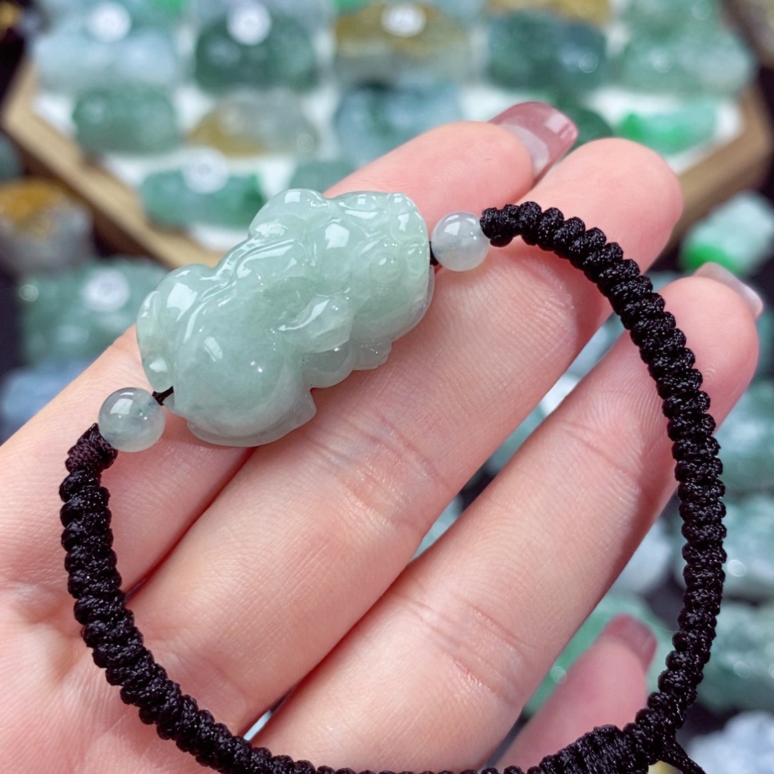 翡翠颈饰未镶嵌天然