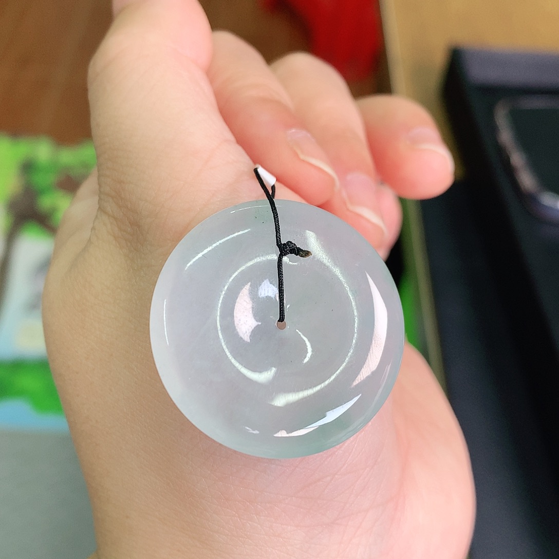 翡翠颈饰未镶嵌冰胶大扣