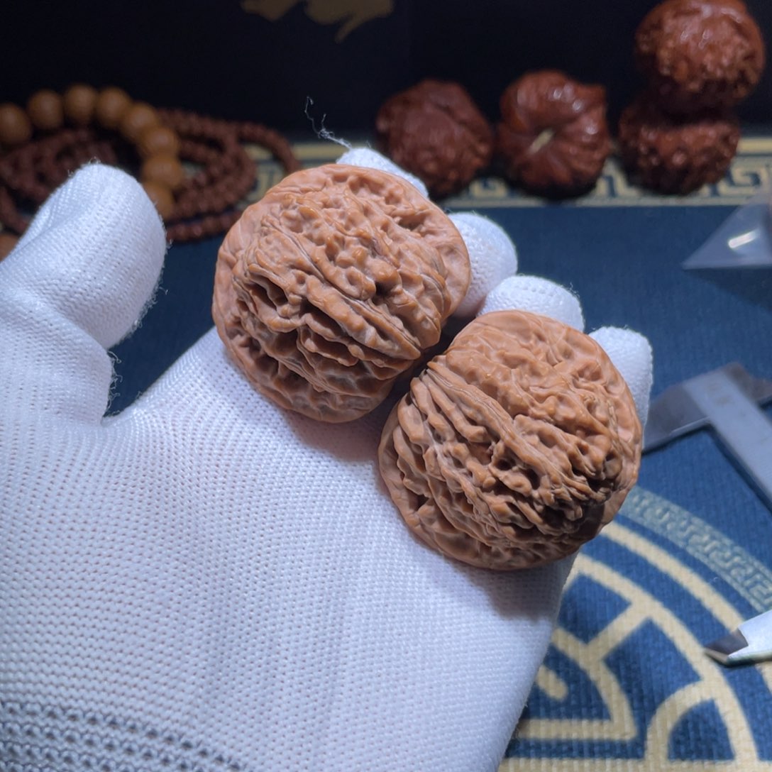 文玩核桃吊坠8号全品S级42加粉红楼