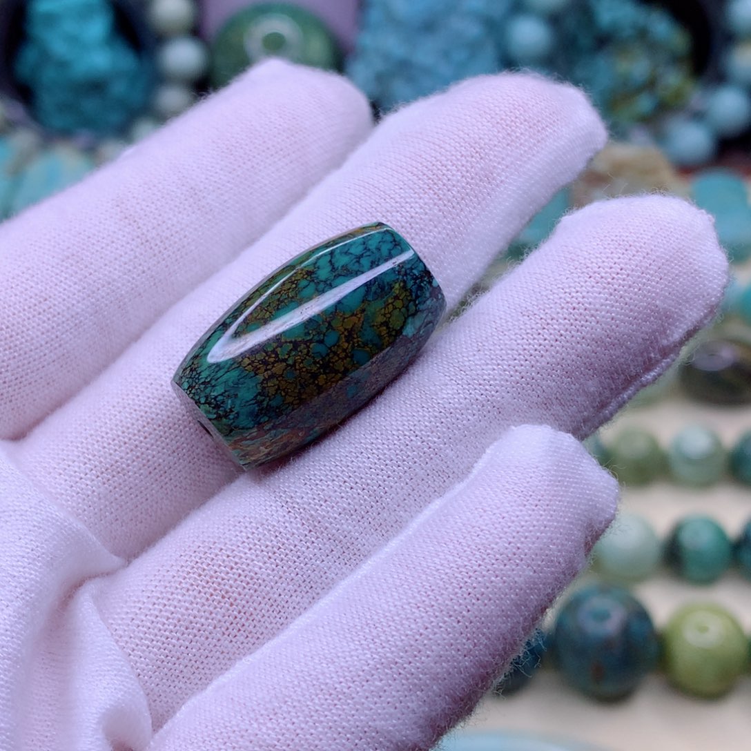 绿松石颈饰未镶嵌