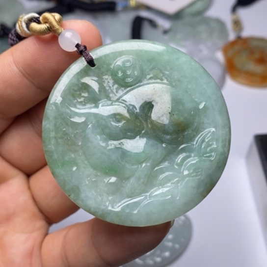 翡翠未镶嵌颈饰翡翠
