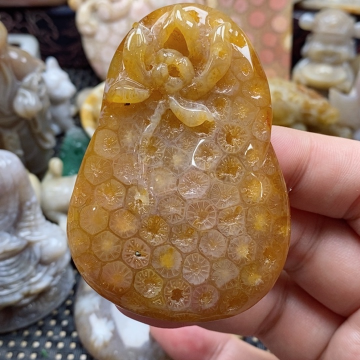 硅化珊瑚（珊瑚玉）颈饰未镶嵌