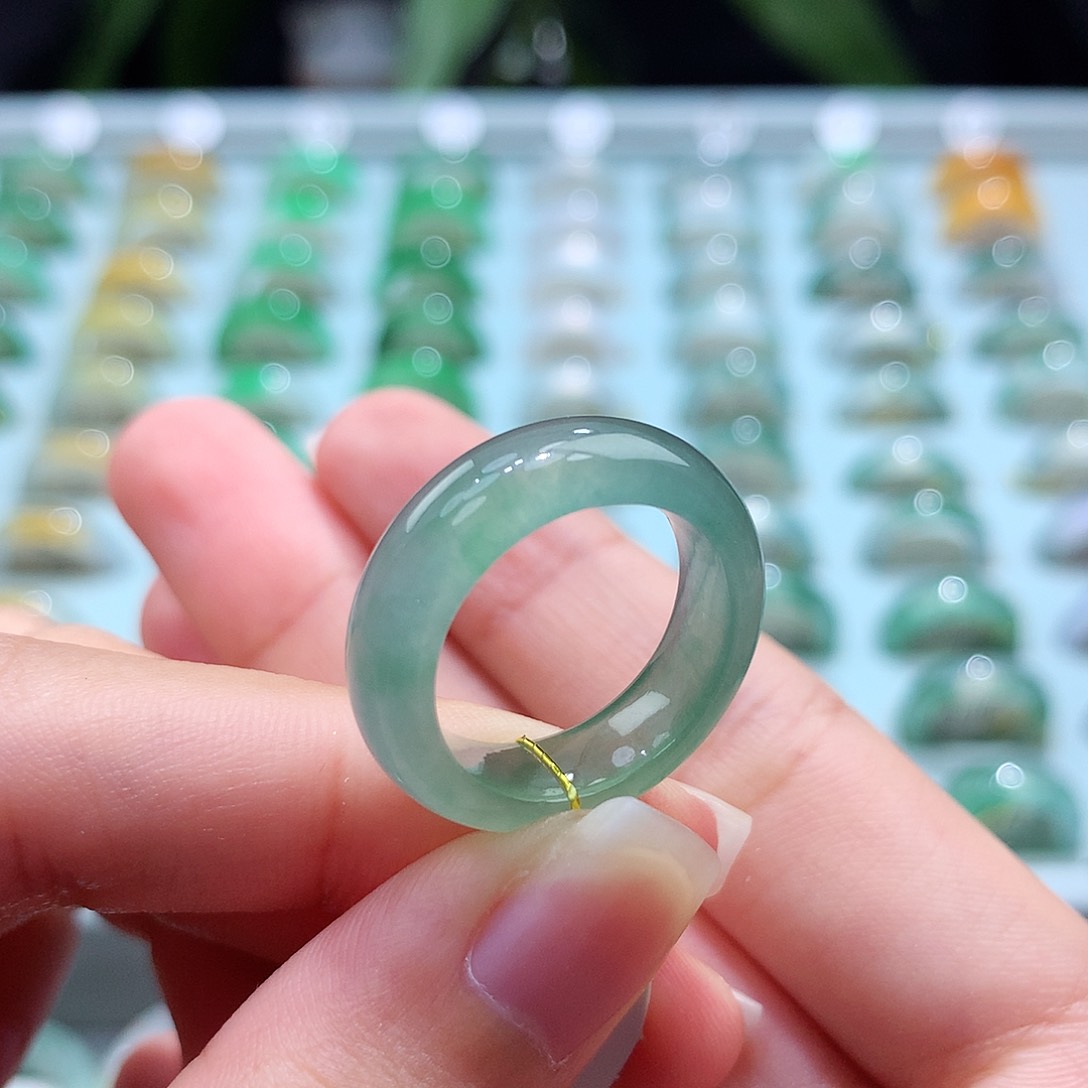 翡翠戒指未镶嵌1112圈