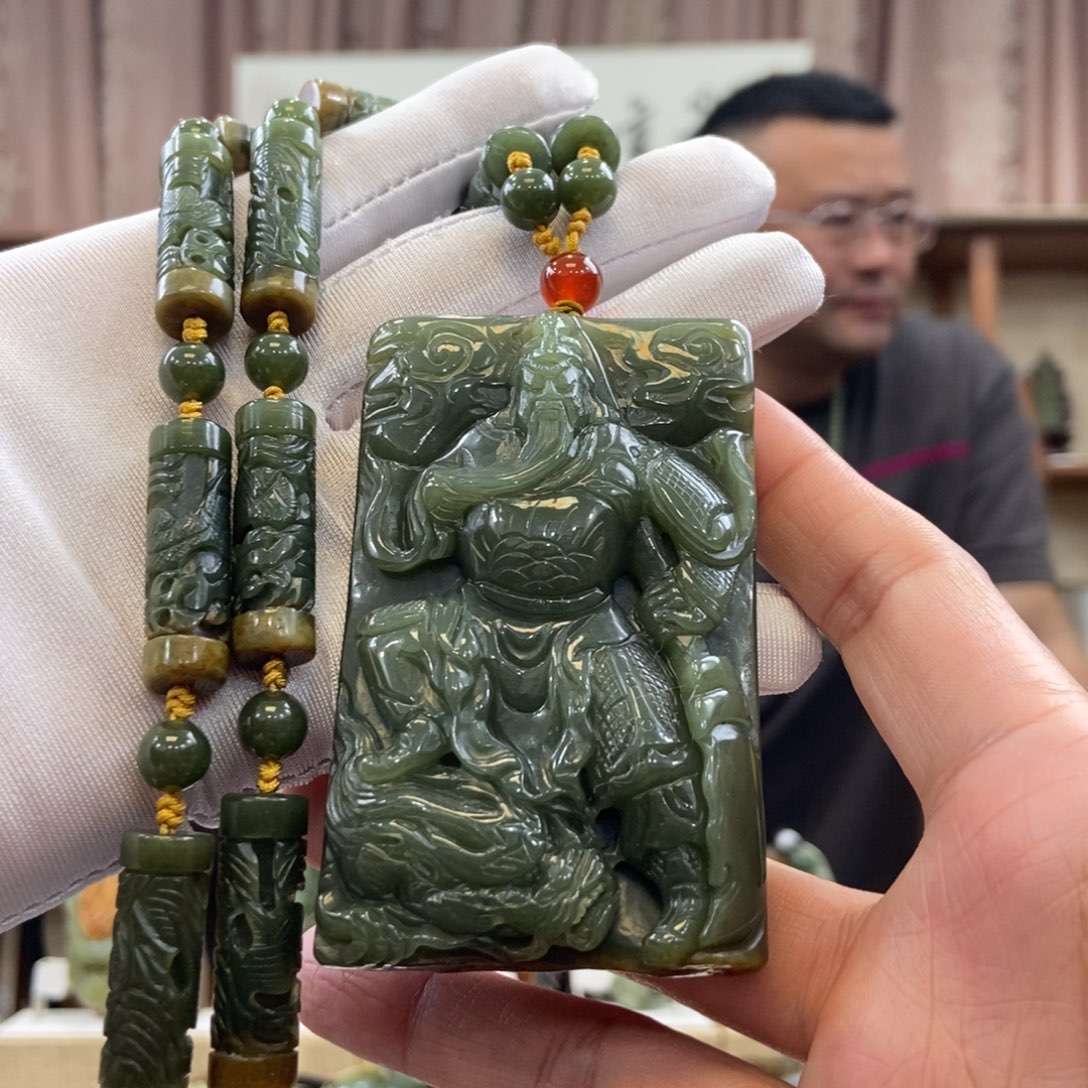 和田玉吊坠未镶嵌不***久