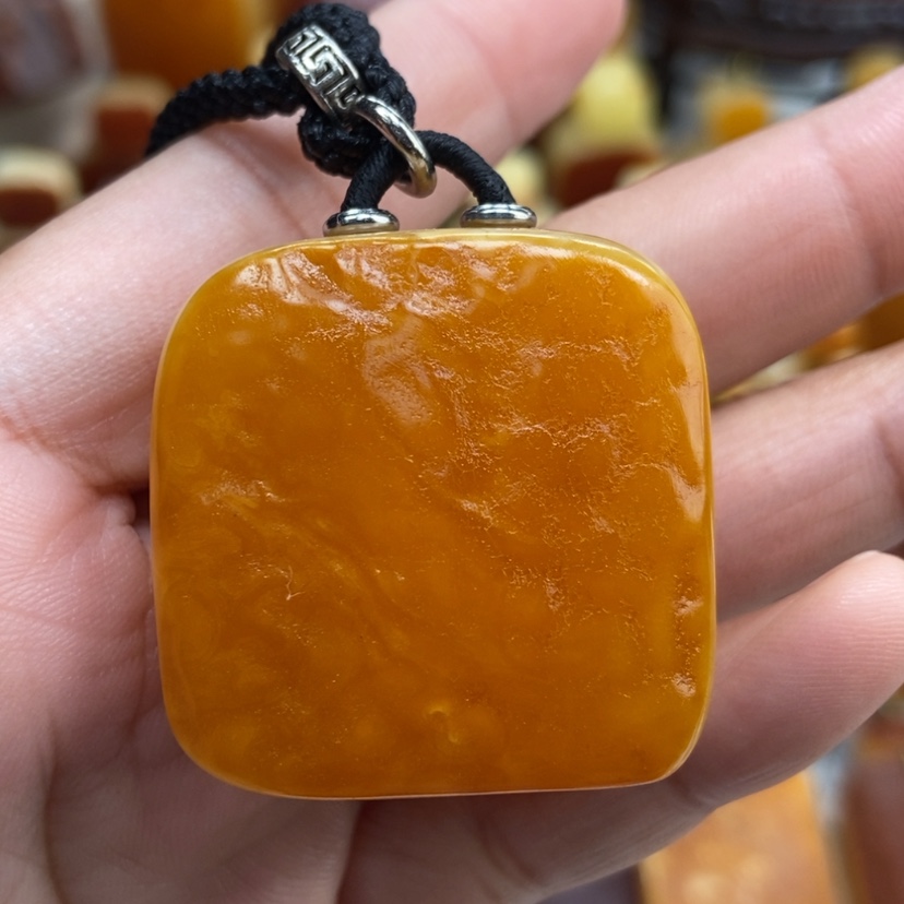 【闪购商品】琥珀颈饰未镶嵌