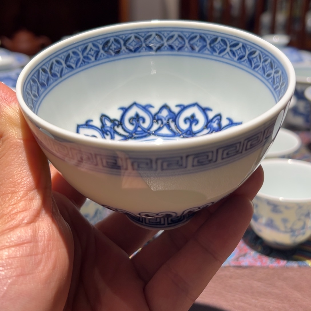 杯青花莲瓣纹宝相鸡心杯口径约10厘米