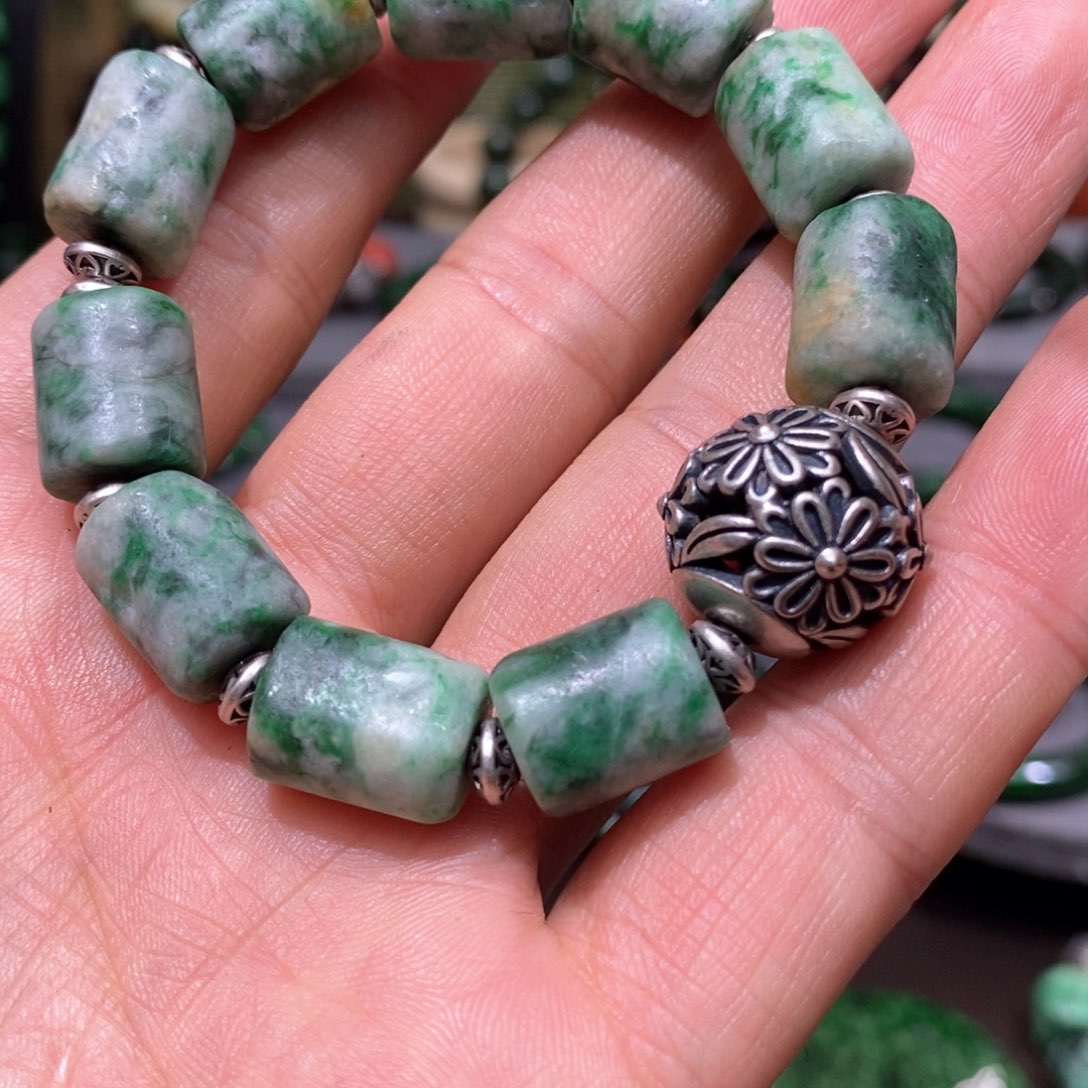 翡翠手链未镶嵌漂亮美眉