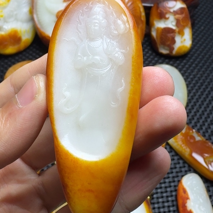 和田玉颈饰未镶嵌