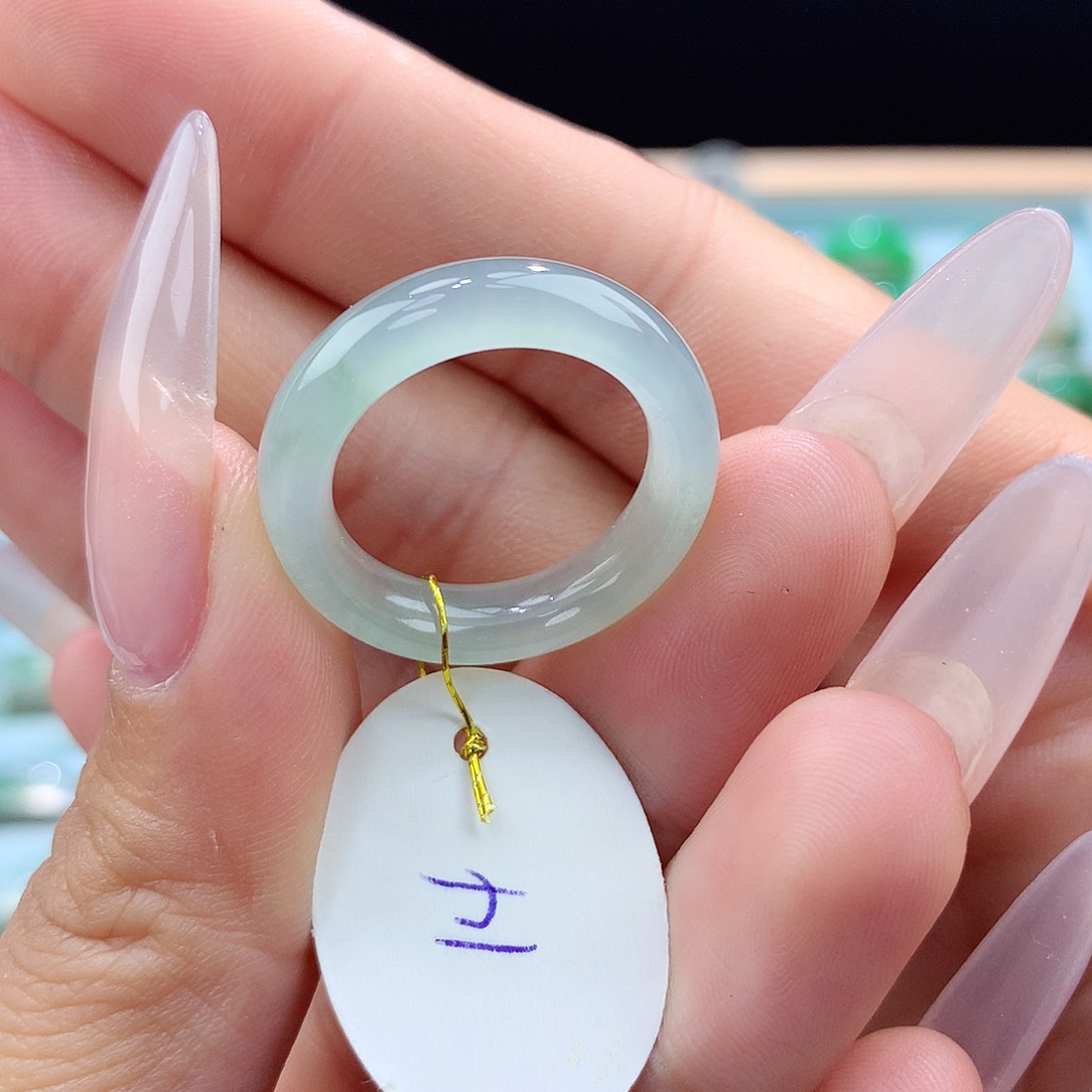 翡翠戒指未镶嵌H*I14圈