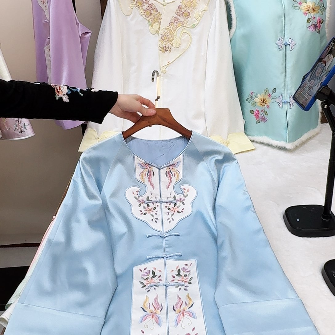 刺绣真丝蓝色如意头 外套