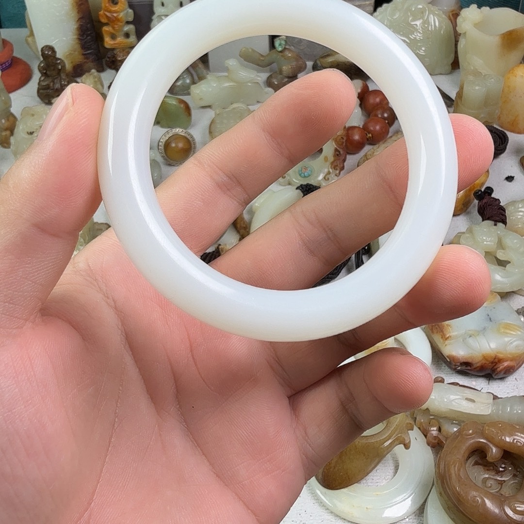 阿***龙和田玉（糖玉）未镶嵌手链