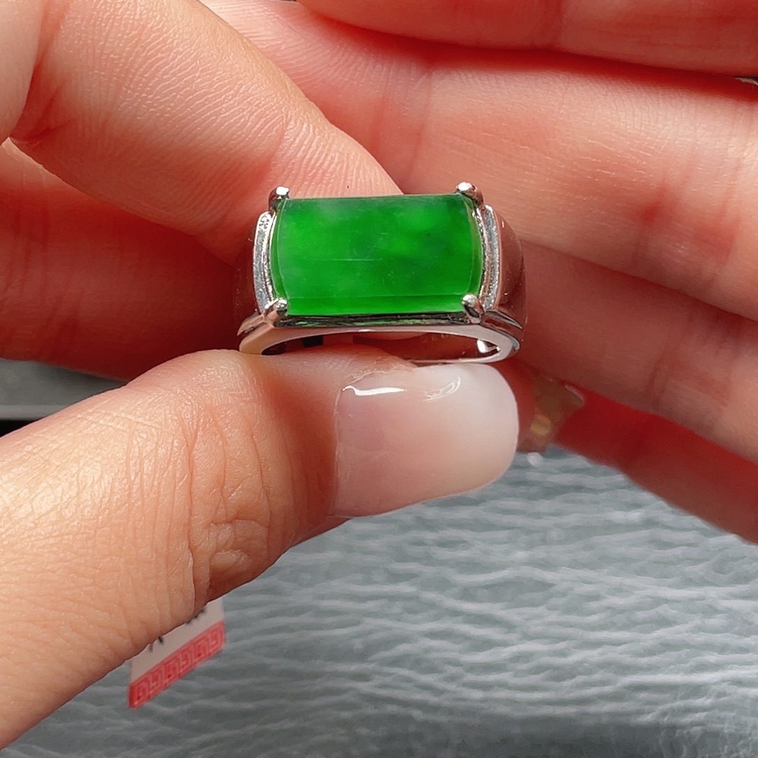 翡翠银S925镶嵌戒指没有运费险3972