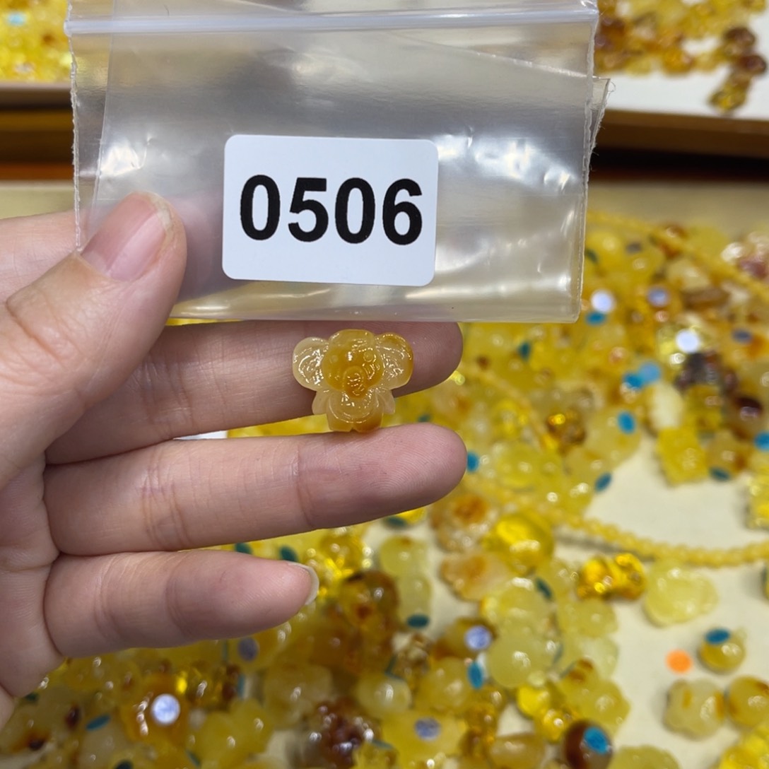 琥珀珠宝奇石未镶嵌