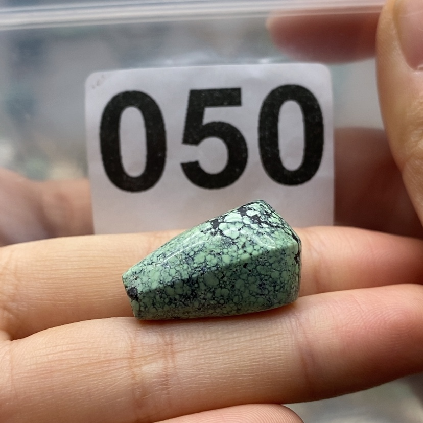 【闪购商品】绿松石颈饰未镶嵌