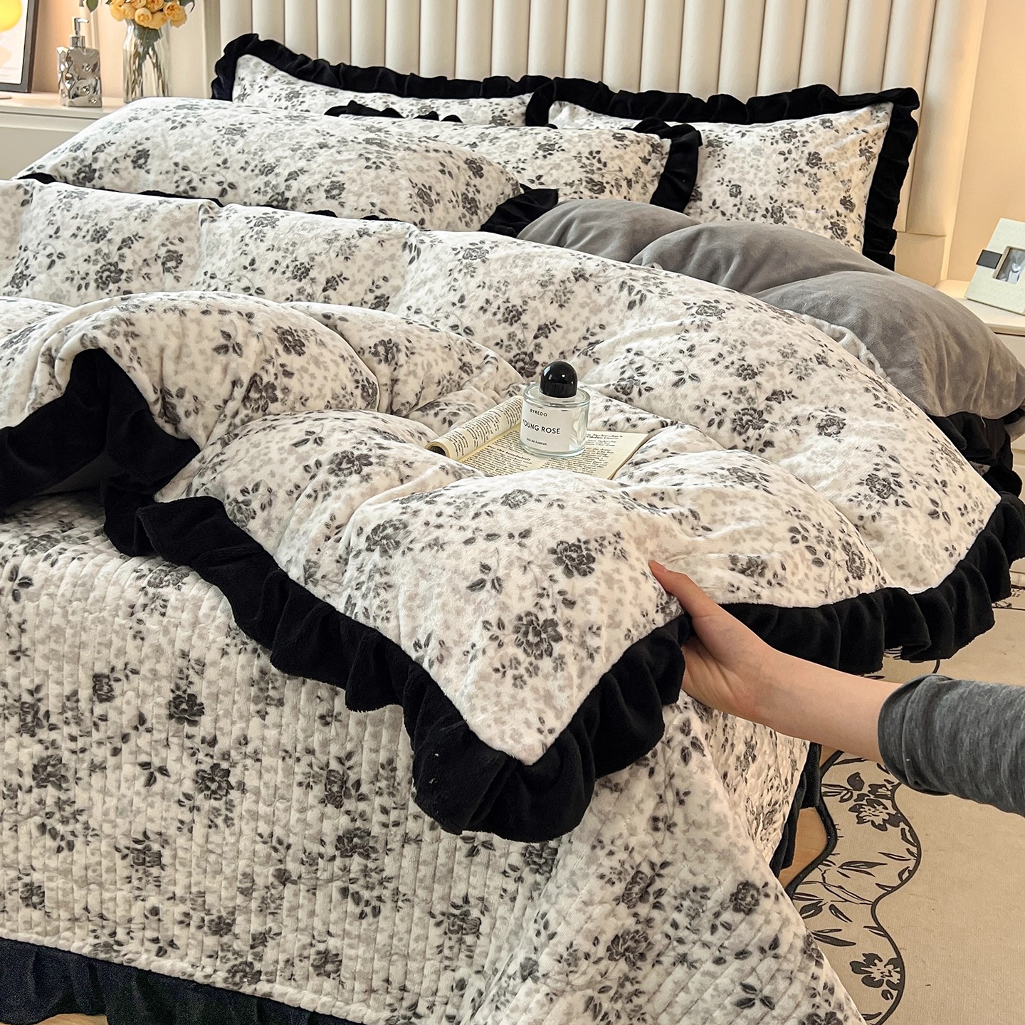 韩式花边冬季加厚牛奶绒床上四件套被套双面绒床单夹棉床盖三件套