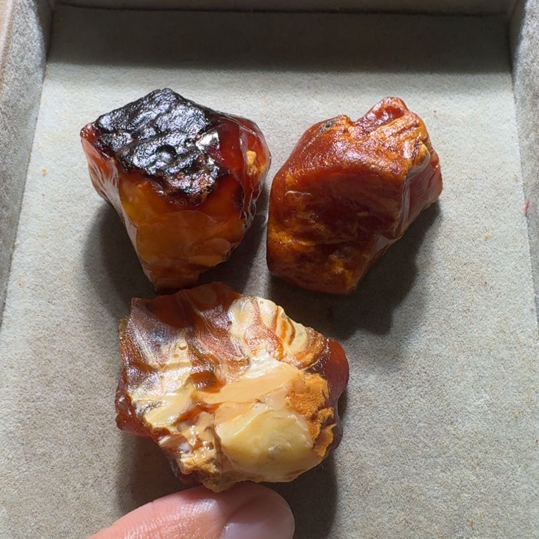 未镶嵌定制琥珀富*定制