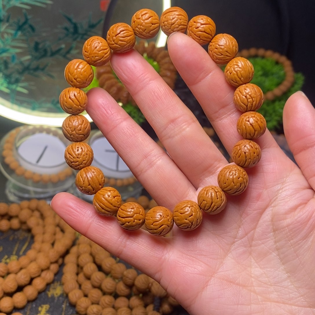 【闪购商品】手串桃核军*?