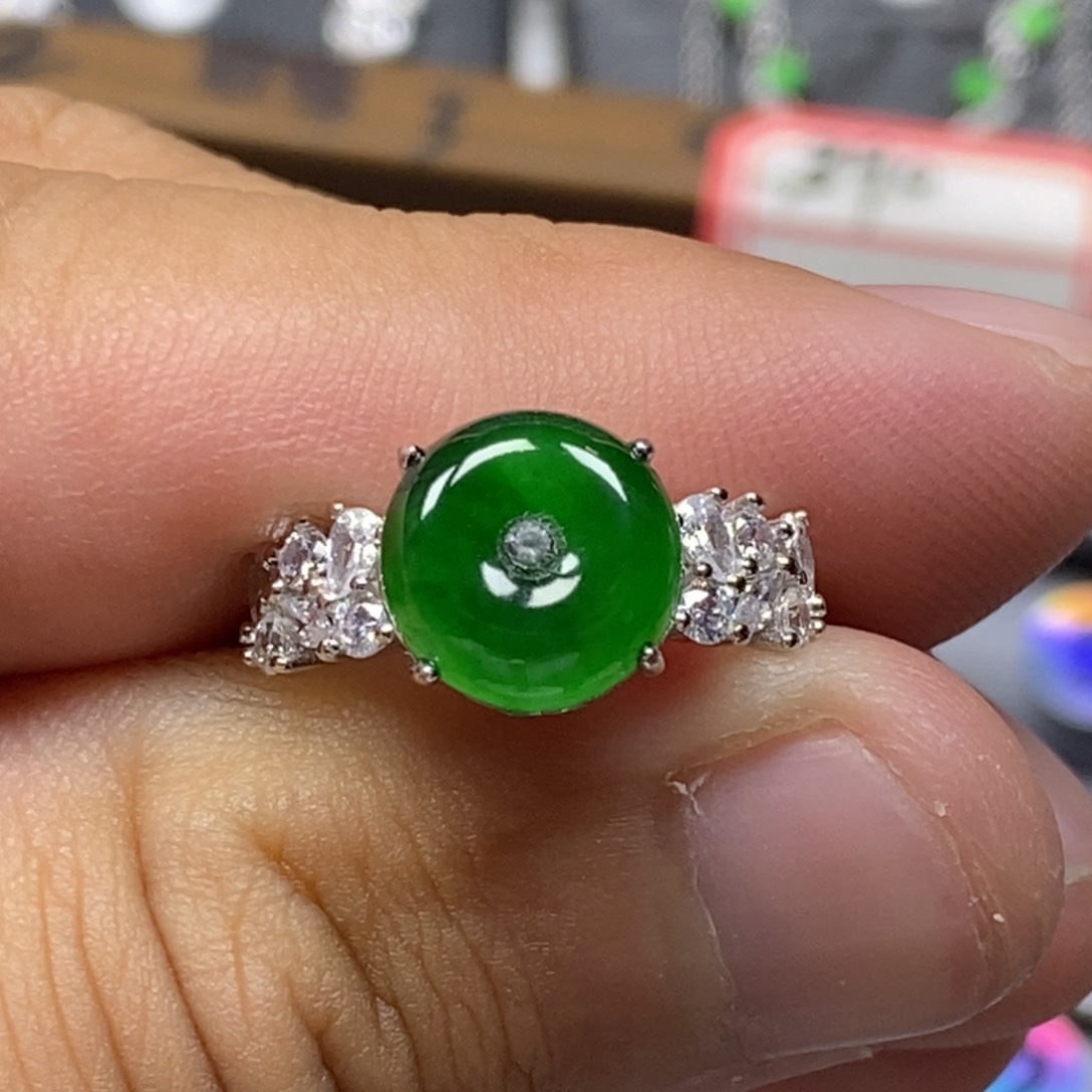 翡翠颈饰银S925镶嵌翡翠戒指