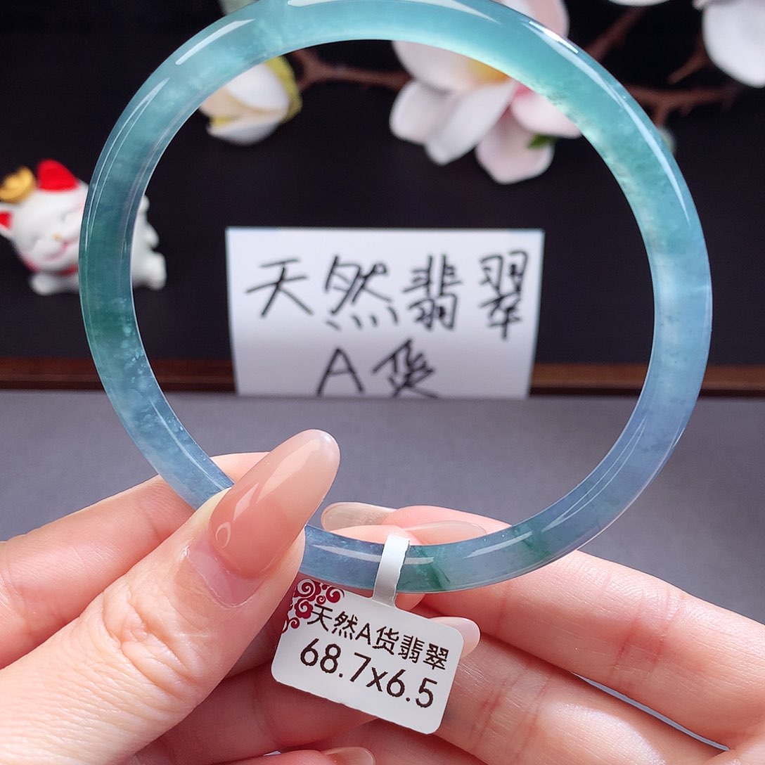 翡翠手镯（圆镯）未镶嵌?**_