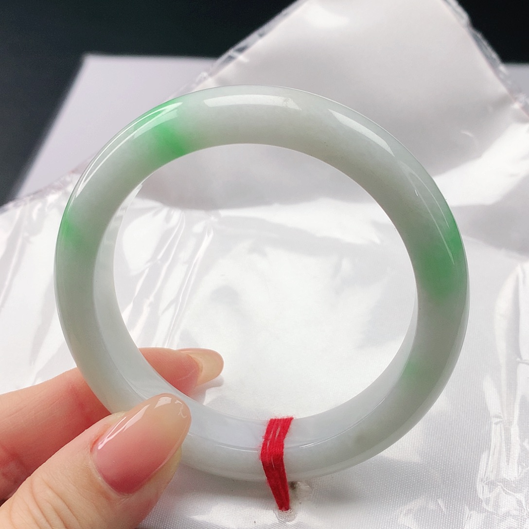 翡翠手镯未镶嵌翡翠537