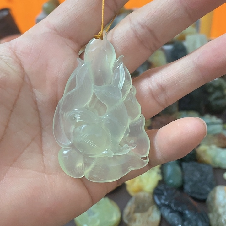 蛇纹石玉颈饰未镶嵌