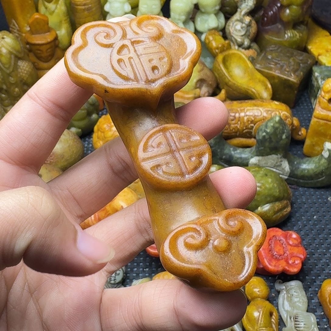 白玉菩提吊坠。。。