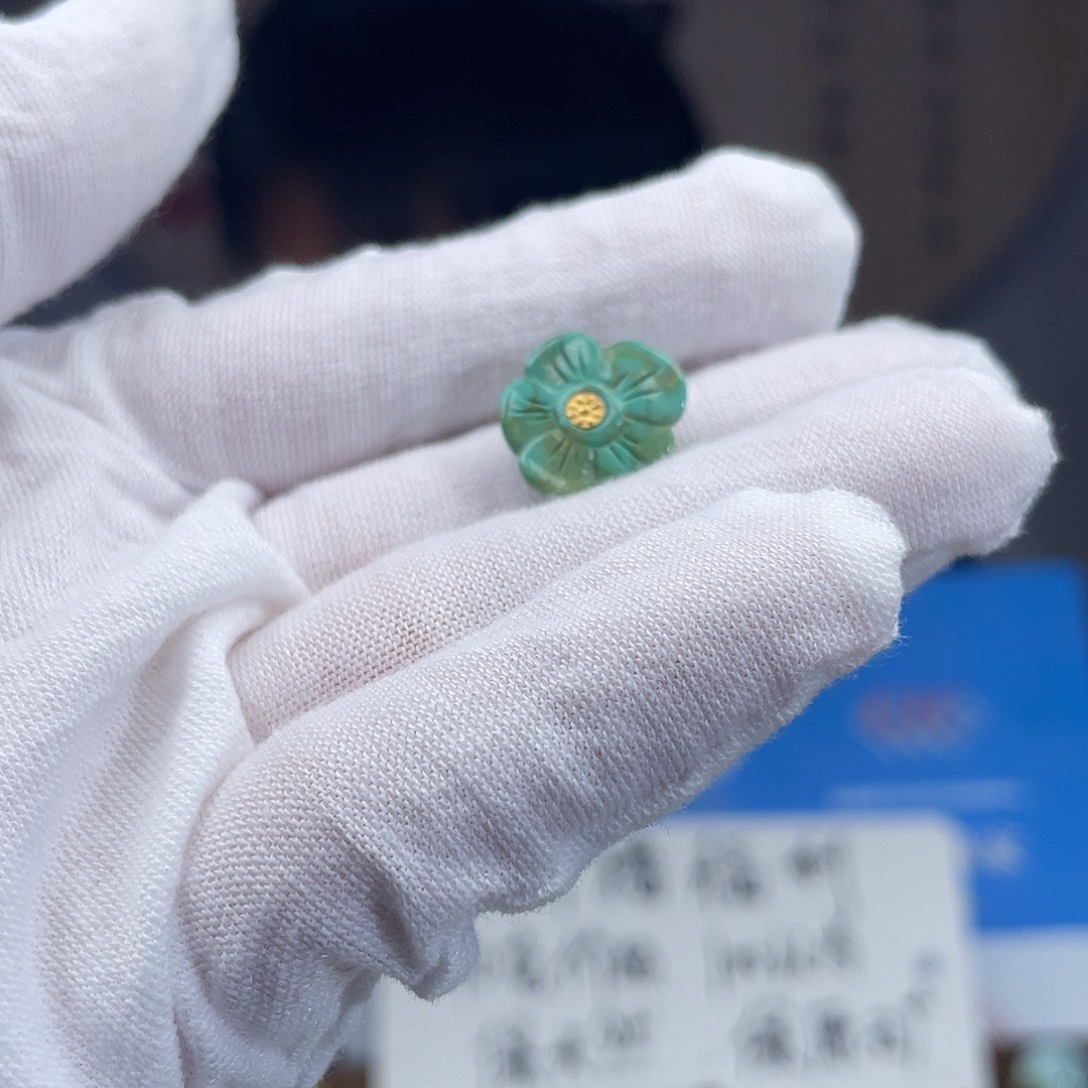 南红玛瑙未镶嵌珠宝奇石