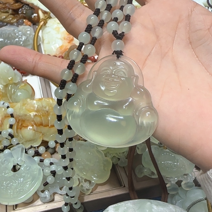 蛇纹石玉吊坠未镶嵌