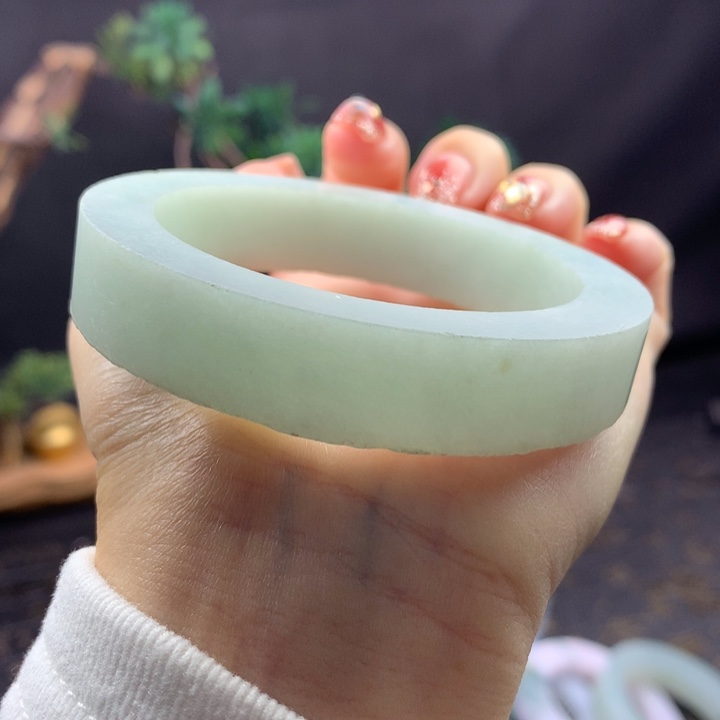 定制翡翠未镶嵌奶蓝