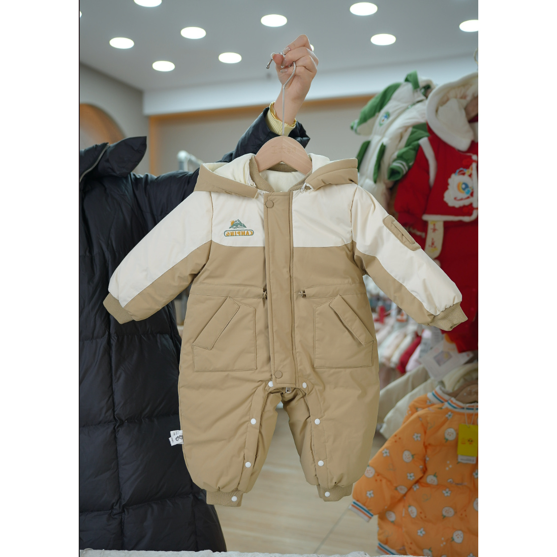 冬季加厚运动风收腰款羽绒服