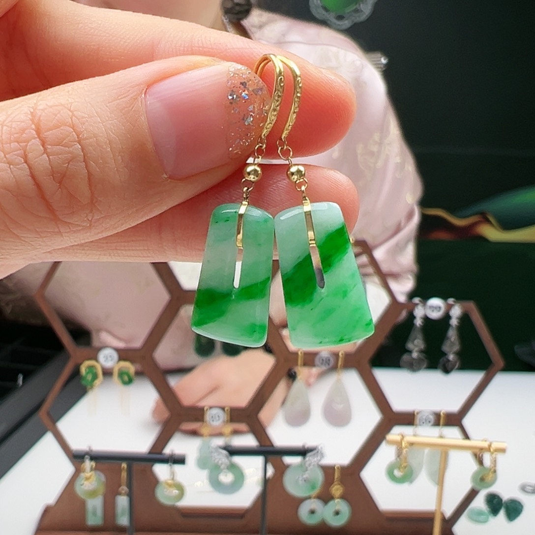 翡翠耳饰18K金镶嵌天然翡翠