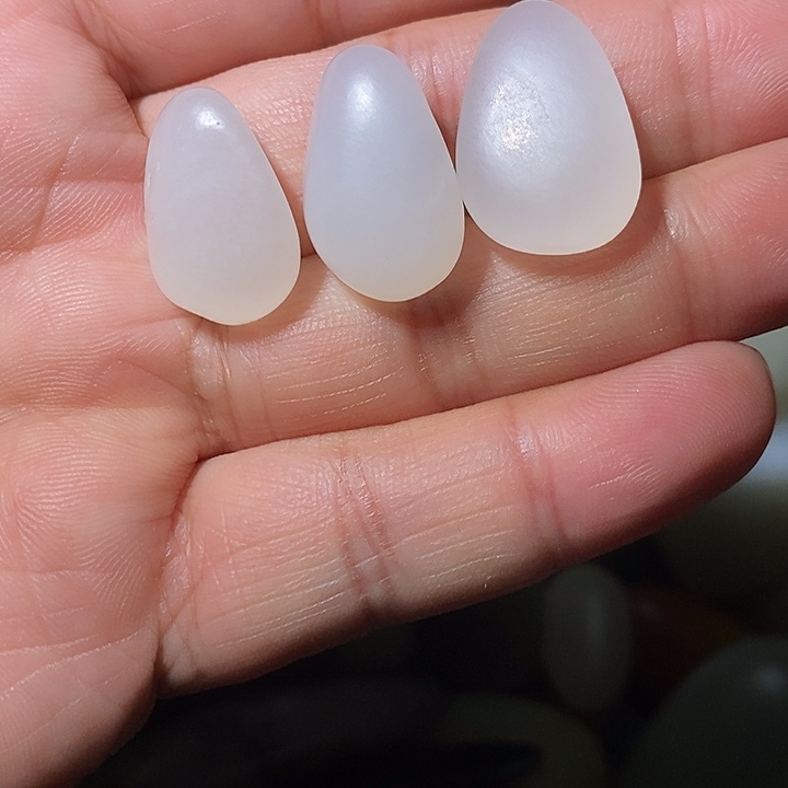 和田玉（糖玉）未镶嵌珠宝奇石