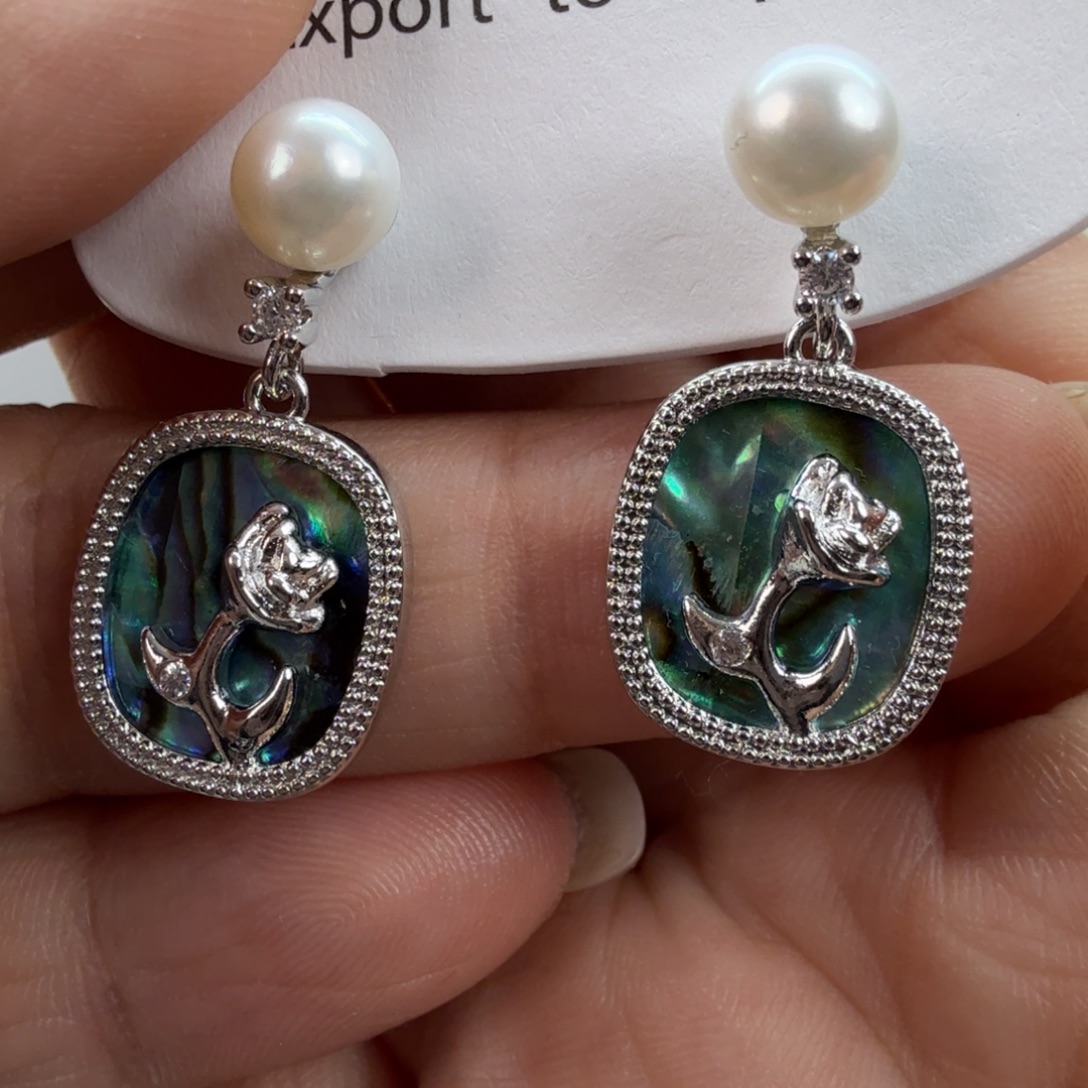 淡水珍珠耳饰未镶嵌