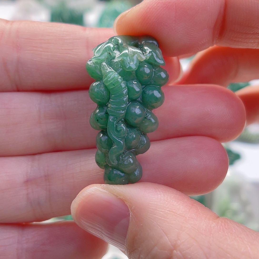 独山玉颈饰未镶嵌