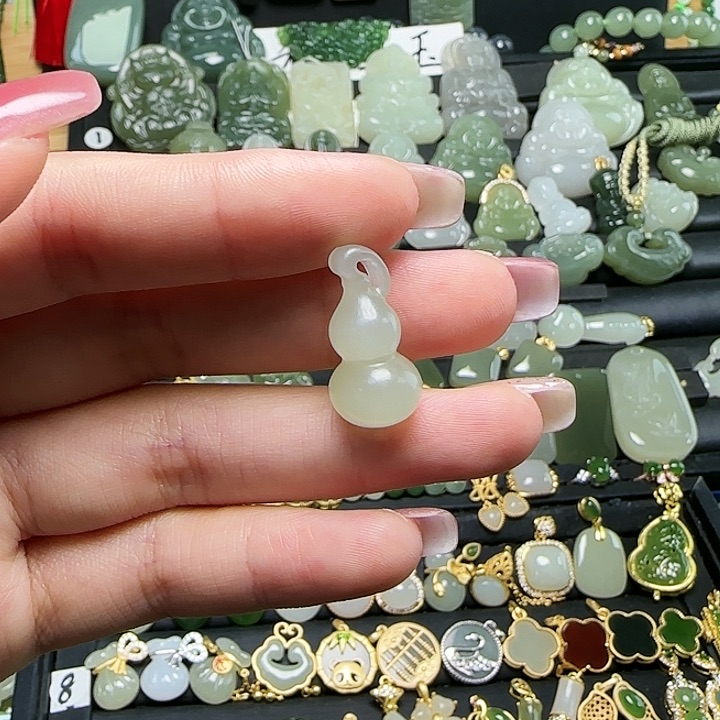 颈饰未镶嵌和田玉