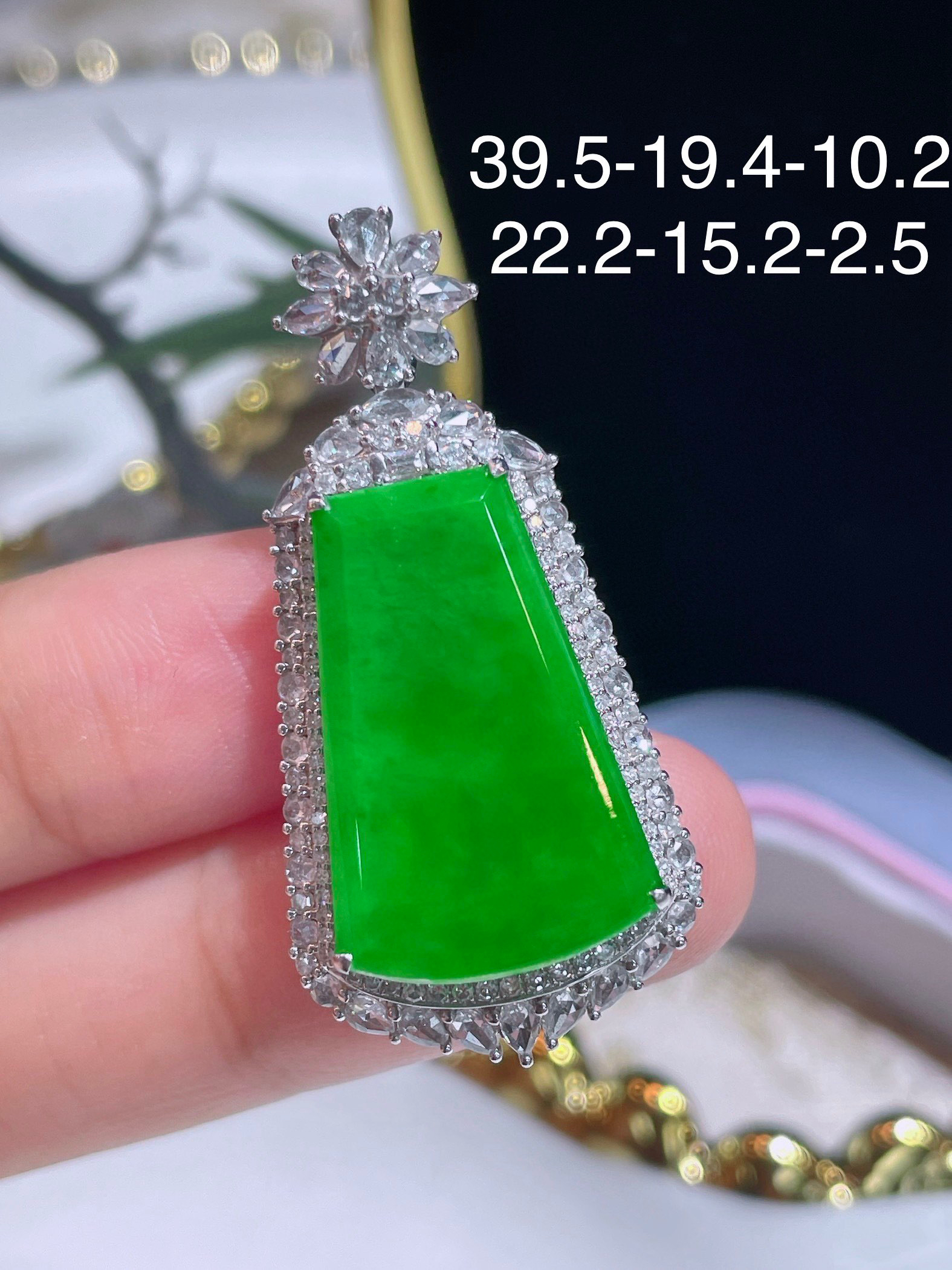 翠翠笙天然缅甸翡翠A货 满绿无事牌吊坠 18k金镶嵌钻石  细腻水灵