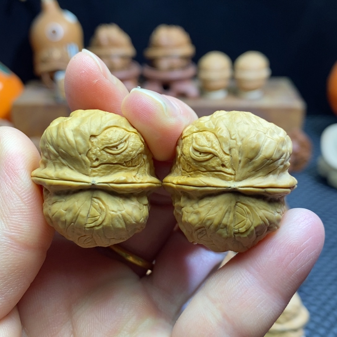 手串/手链核桃铁核桃雕刻锐变金蟾