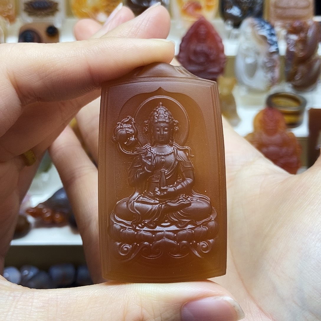 伊***故玛瑙/玉髓未镶嵌颈饰