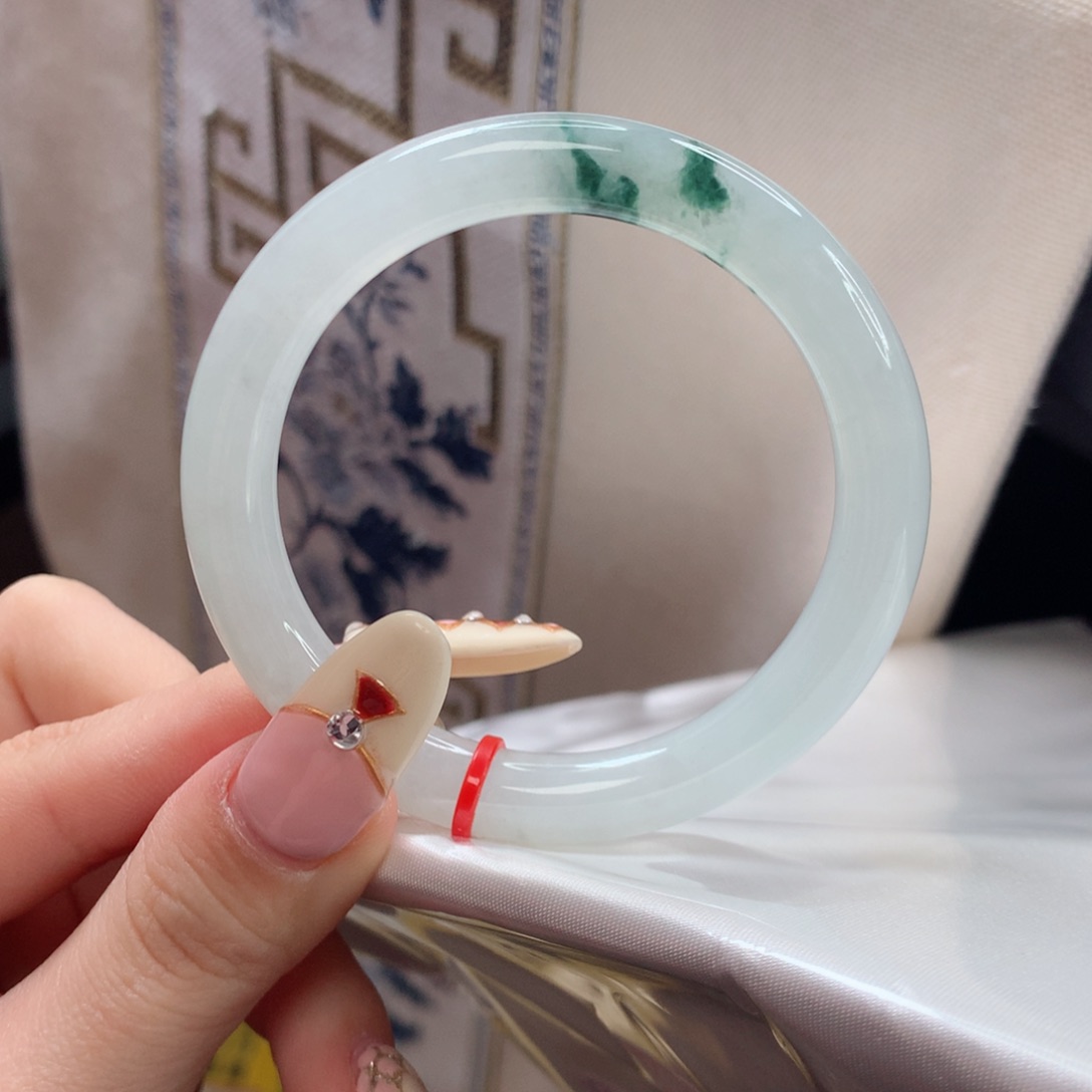 翡翠手镯未镶嵌50.9圈口