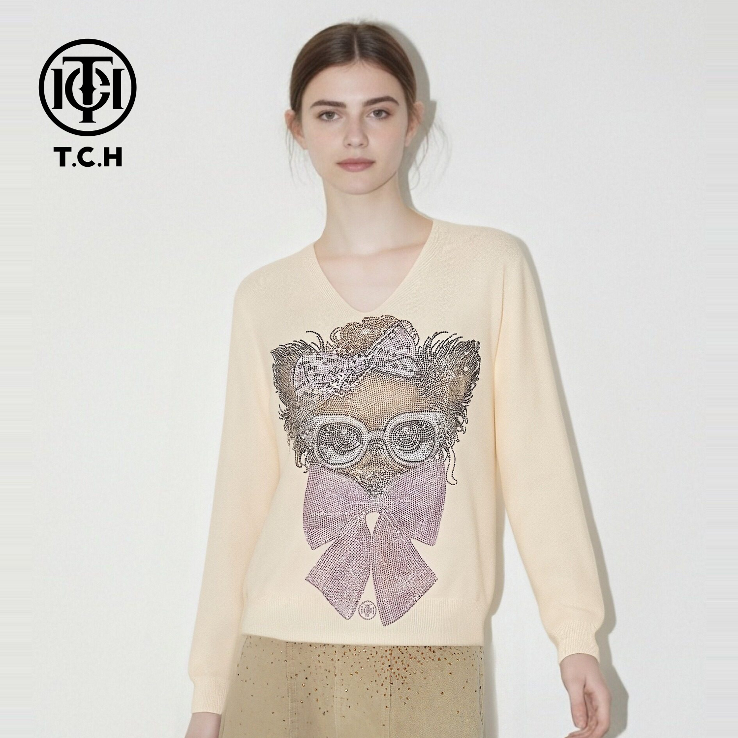 TCH【时尚百搭】冬款时尚烫钻米色休闲风女装针织开衫T75D09E1327