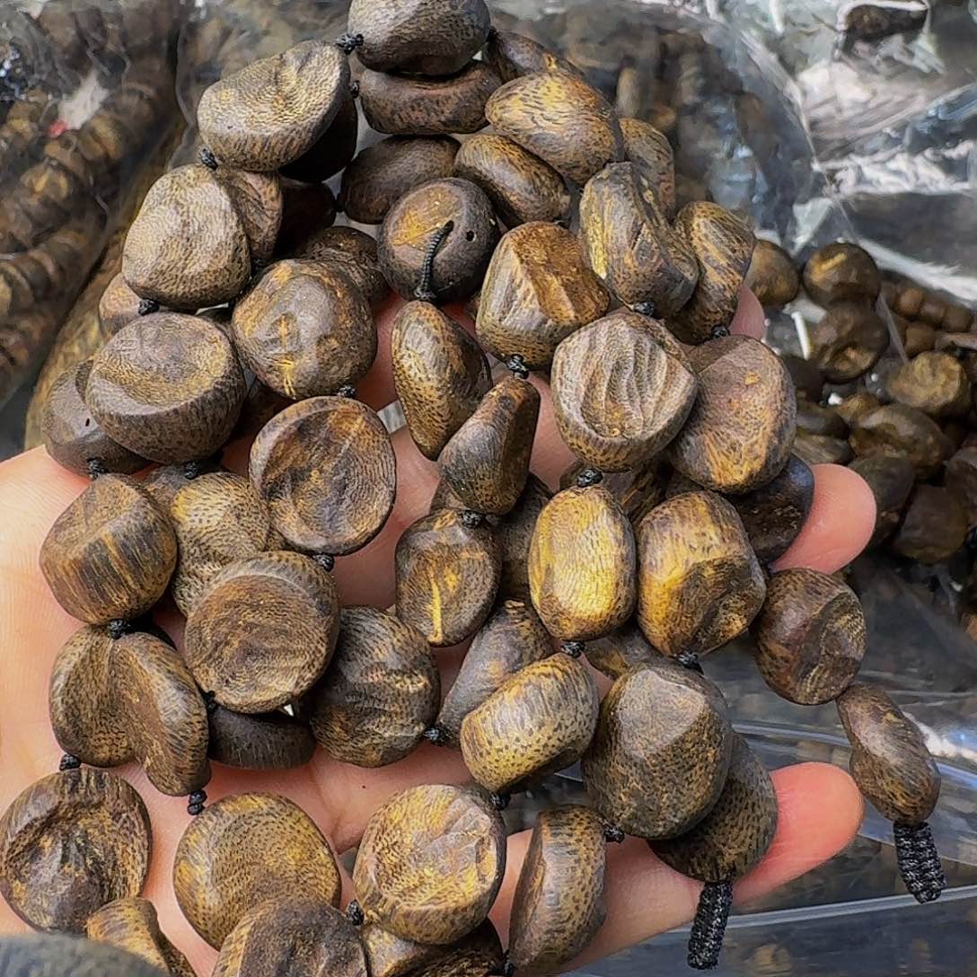 沉香手串沉水树丁60克